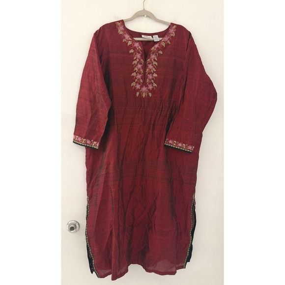 Smithsonian Institution Dresses & Skirts - Smithsonian Institution Women's Red Embroidered Tunic Top Size Large Bohemian